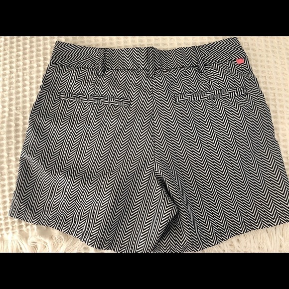 VTG Puma Novelty Graphic Chevron Golf Shorts Sz. 4 Black/White Summer Tee Off - Picture 5 of 5